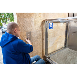 Platforma pionowa dla niepełnosprawnych